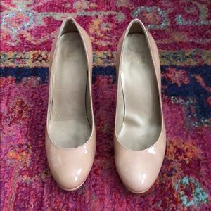 Stuart Weitzman Patent Nude Pump